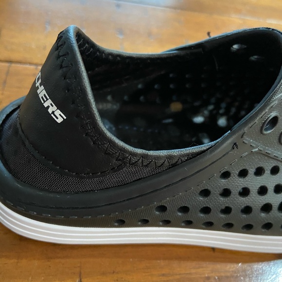 NWOT Skechers shoes - Picture 4 of 5